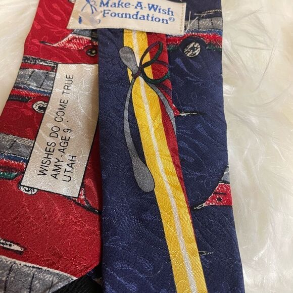 MAKE A WISH FOUNDATION Mens Silk Neck Tie Designed by 9 y/o Cancer Patient Amy - Picture 8 of 8